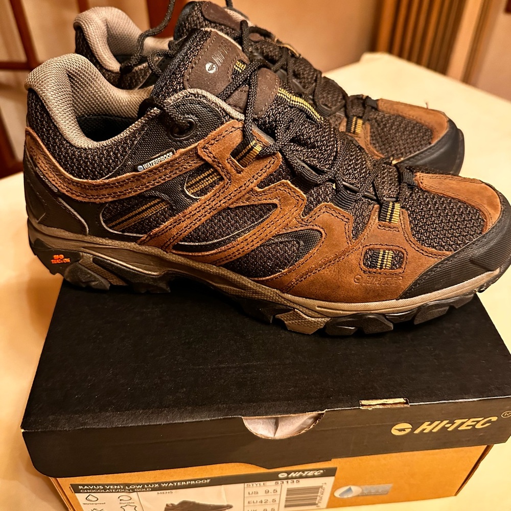Hi-Tec Men's Black and Brown Athletic Shoes